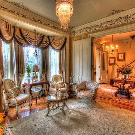 Russell Manor Bed & Breakfast Morrisburg Exterior photo