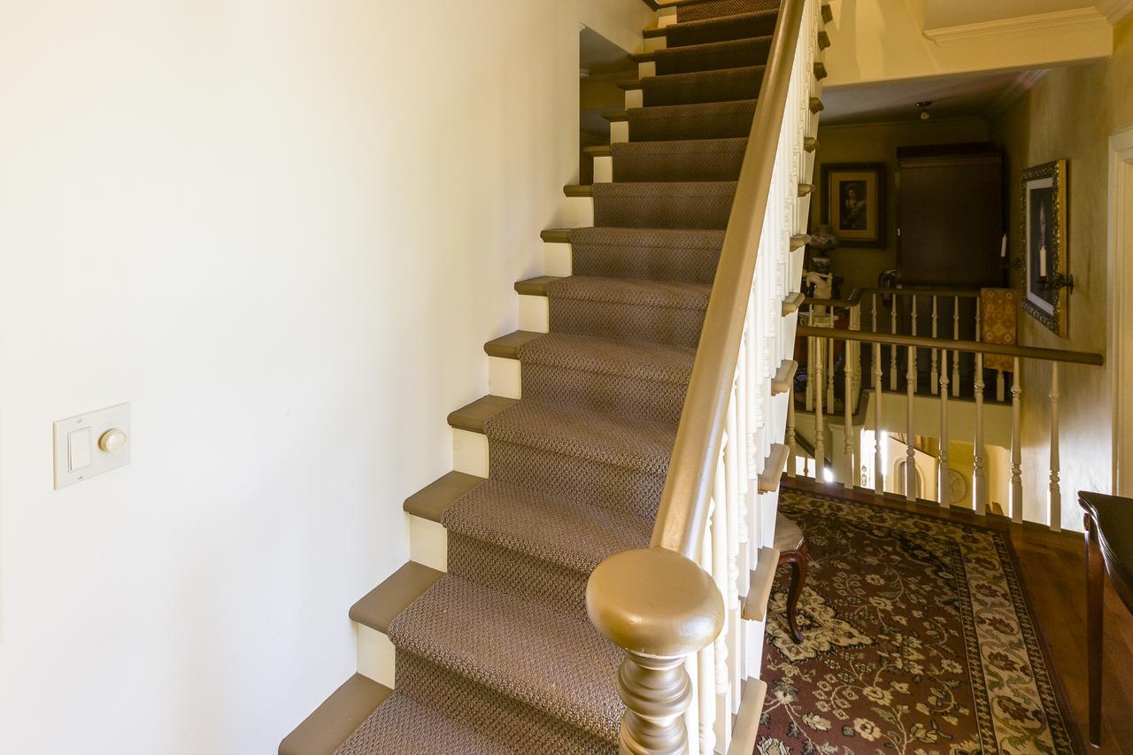 Russell Manor Bed & Breakfast Morrisburg Exterior photo